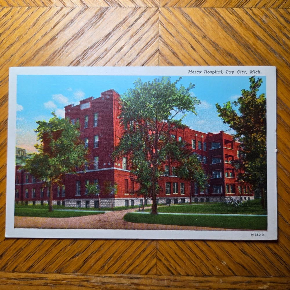 Vintage Mercy Hospital Bay City Michigan Linen Postcard 1950